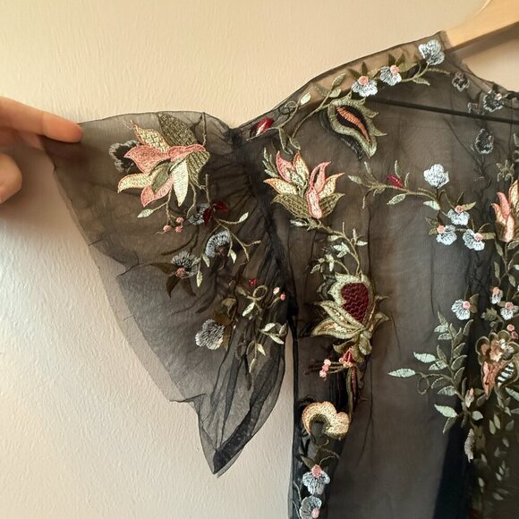 Women's XS Zara Black Sheer Mesh Embroidered Flutter Sleeve - Picture 4 of 7